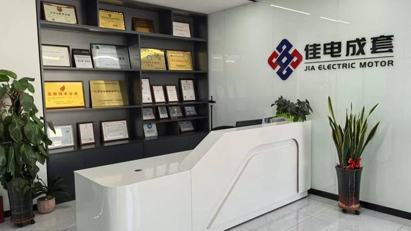 三相异步电机的额定电流计算公式如下：